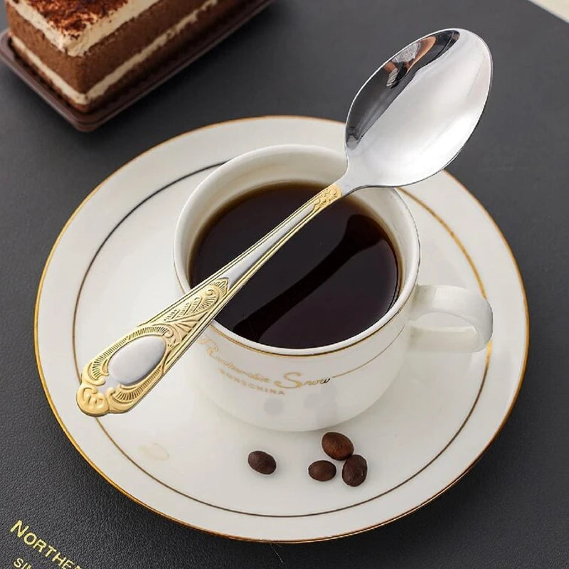 24Piece Silver/gold Cutlery Set.