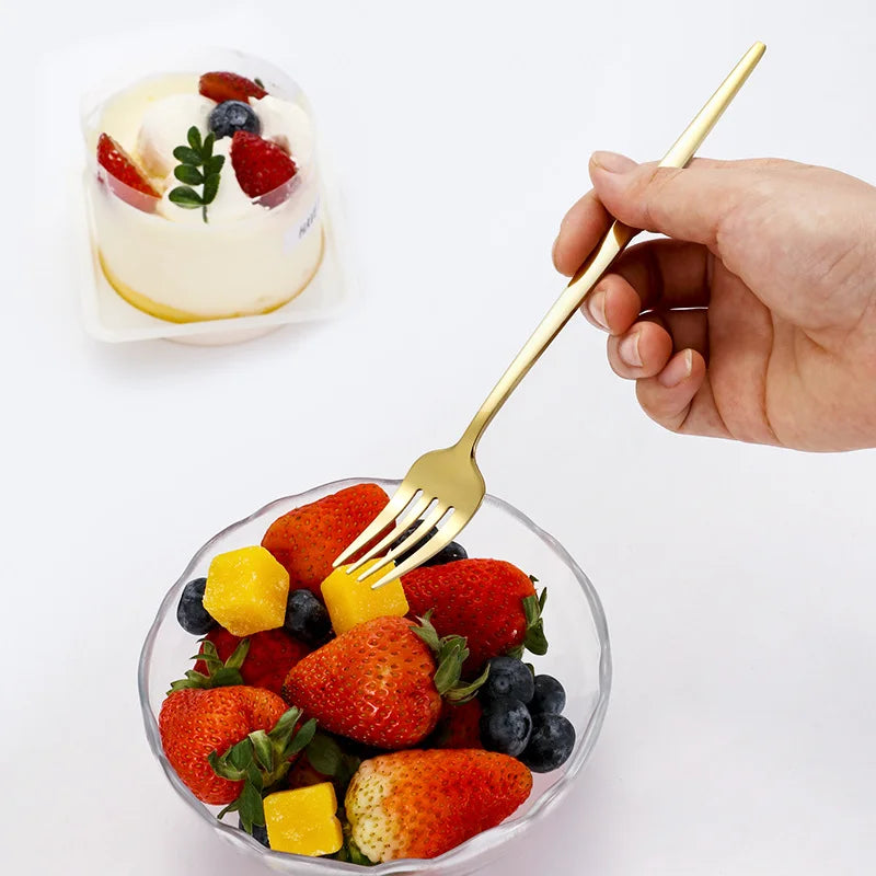 60 Piece Golden Cutlery Set.